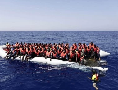 Η ισπανική ακτοφυλακή διέσωσε 933 μετανάστες στην Μεσόγειο- Φιλομεταναστευτική πολιτική τηρεί ο νέος πρωθυπουργός